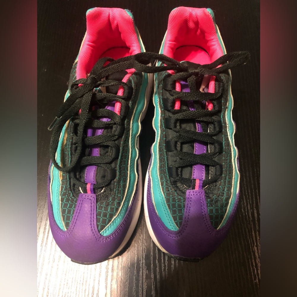 Nike Air Max 95 Hyper Pink Grape Purple Teal Kids Youth Size 3Y BQ7219-300